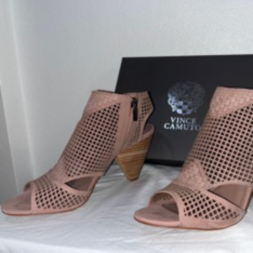 Vince Camuto Emmbell Sandals